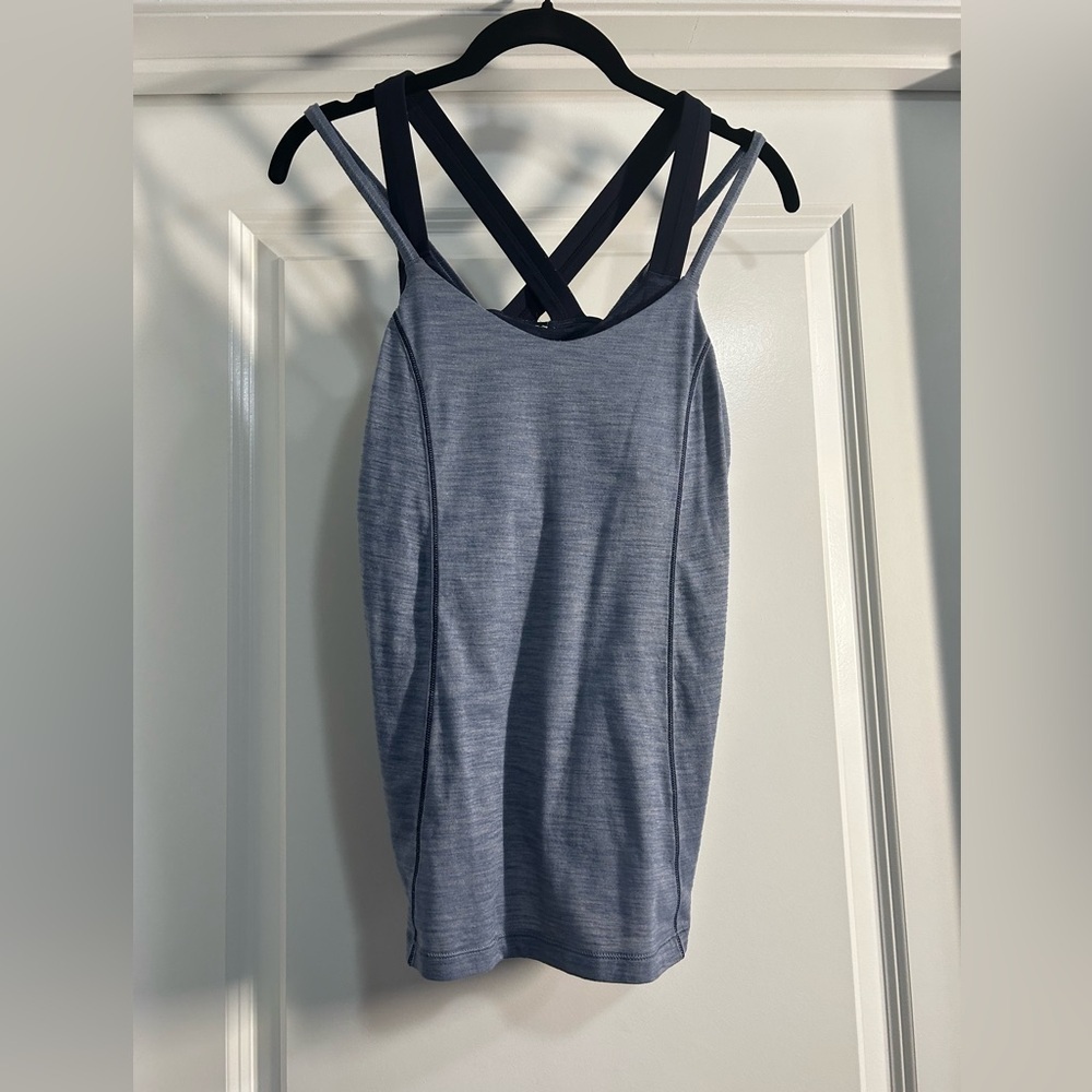 Lululemon Run for the Gold Tank Size 8‎ Blue Camo